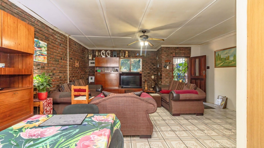 6 Bedroom Property for Sale in Tergniet Western Cape
